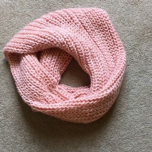 Light pink knitted infinity scarf!